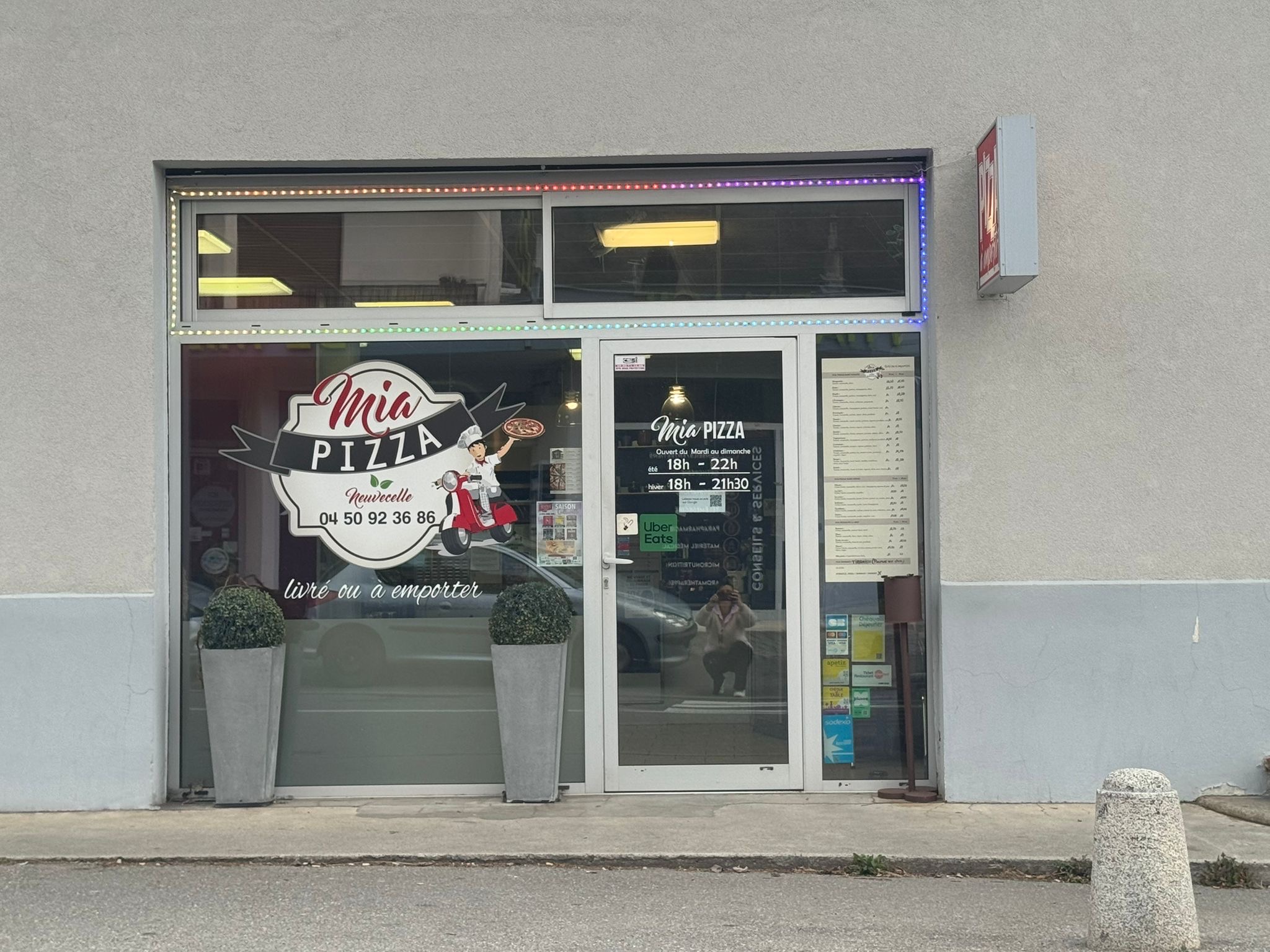 Fa&ccedil;ade pizzeria Mia Pizza Neuvecelle